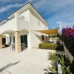 Coral Bay Beach Villa